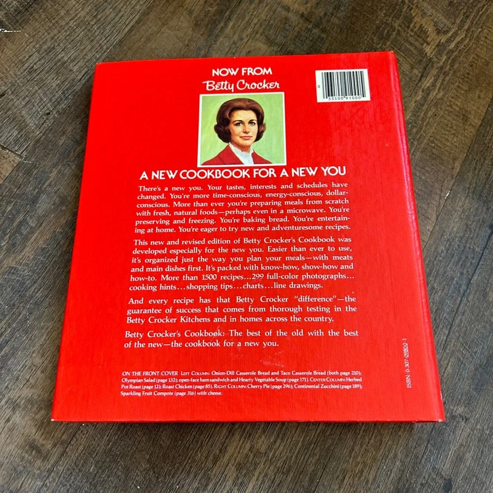 Vintage 1980 Betty Crocker Cookbook New and Revised Edition Ring Binder Golden
